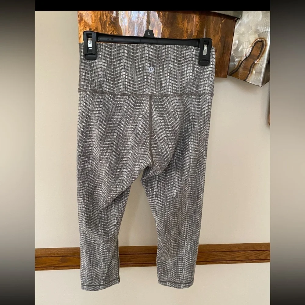 Lululemon Wunder Under Hi-Rise Crop Luon Arrow Jacquard Battleship Silver Spoon